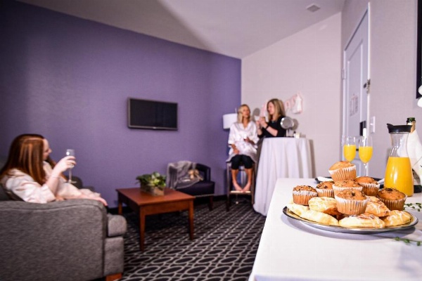 Bluemont Hotel image 12