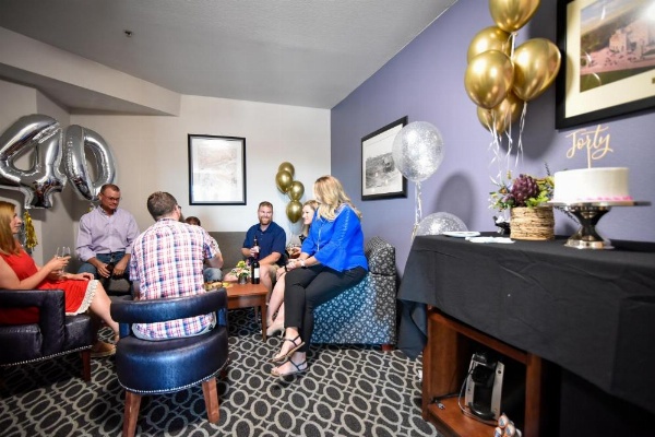 Bluemont Hotel image 17