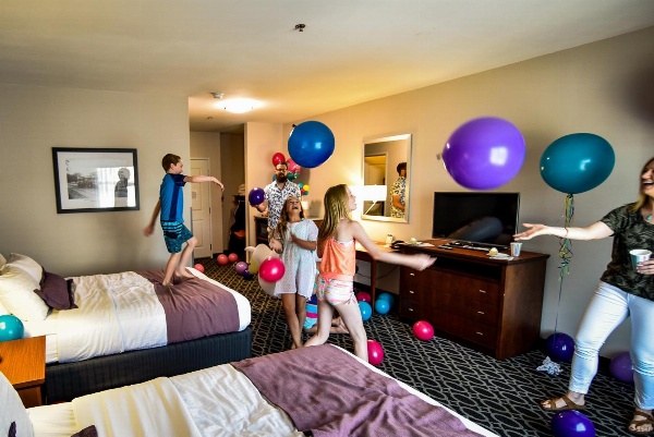 Bluemont Hotel image 6