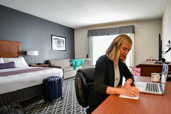 Bluemont Hotel image 9